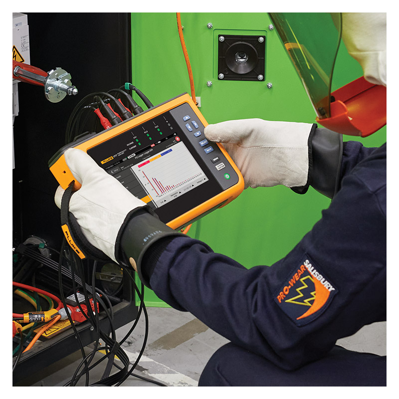 Fluke 1777 Three-Phase Power Quality Analyser in Use